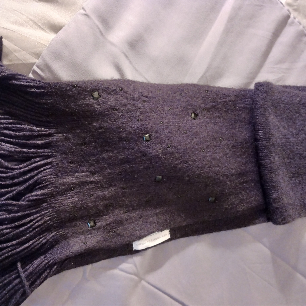 Scarves - Picture 10 of 11